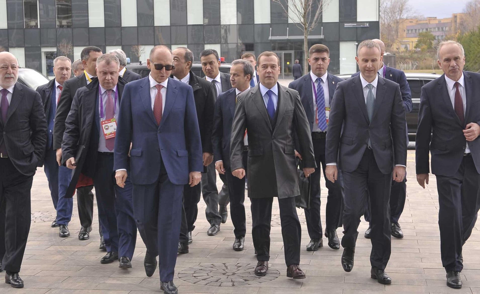 Дмитрий Медведев посетил научно-технический центр ТМК и Группы Синара в Сколково