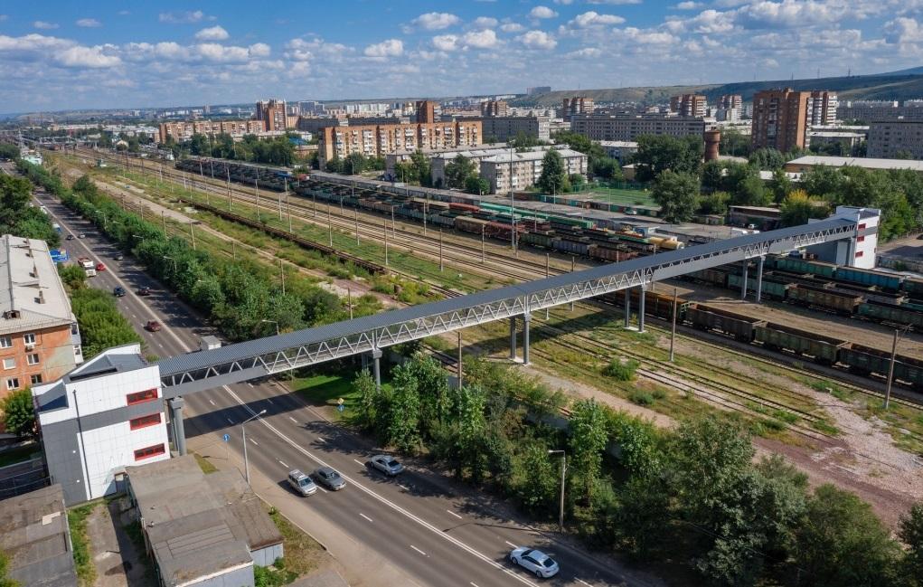 В Красноярске ввели в эксплуатацию первый алюминиевый переход над железнодорожными путями