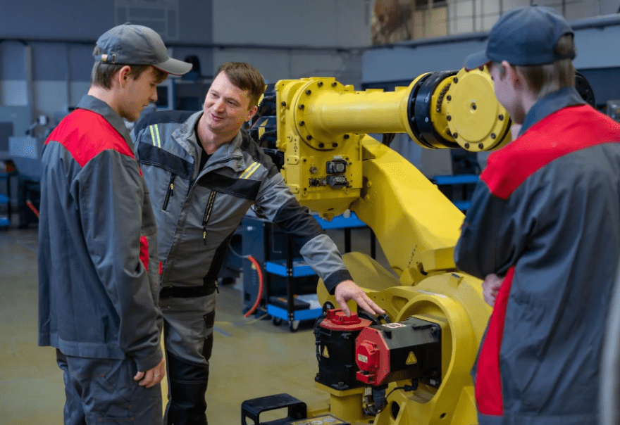 ОМК вошла в топ-100 работодателей для начала карьеры